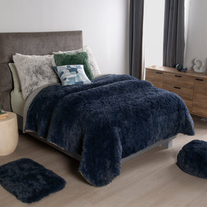 Cobertor invernal de textura ultra suave tipo peluche, ideal para brindar máxima calidez y confort. Su diseño moderno aporta un toque elegante y acogedor. KS XL
